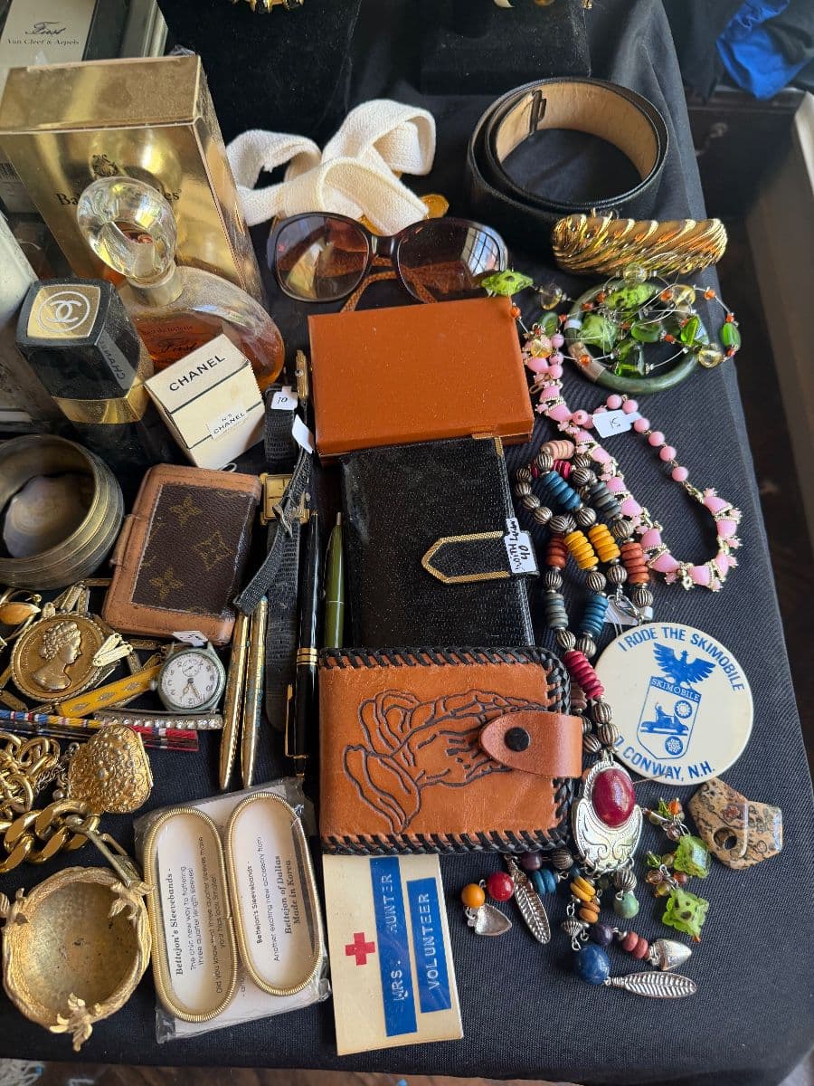 PT 2: Rock N Roll PACKED Brentwood Bonanza Estate Sale photo 5
