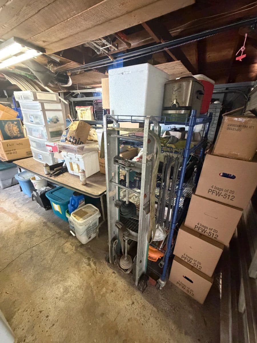 Kankakee Cutie! Furniture, Jewelry, Clothing, Linens, kitchen and pantry, more! photo 9