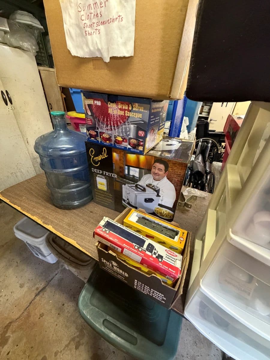 Kankakee Cutie! Furniture, Jewelry, Clothing, Linens, kitchen and pantry, more! photo 5