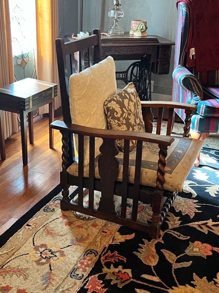 Home full of Rare Antiques & Timeless Finds including  Liquidation of Business Office Furniture photo 4