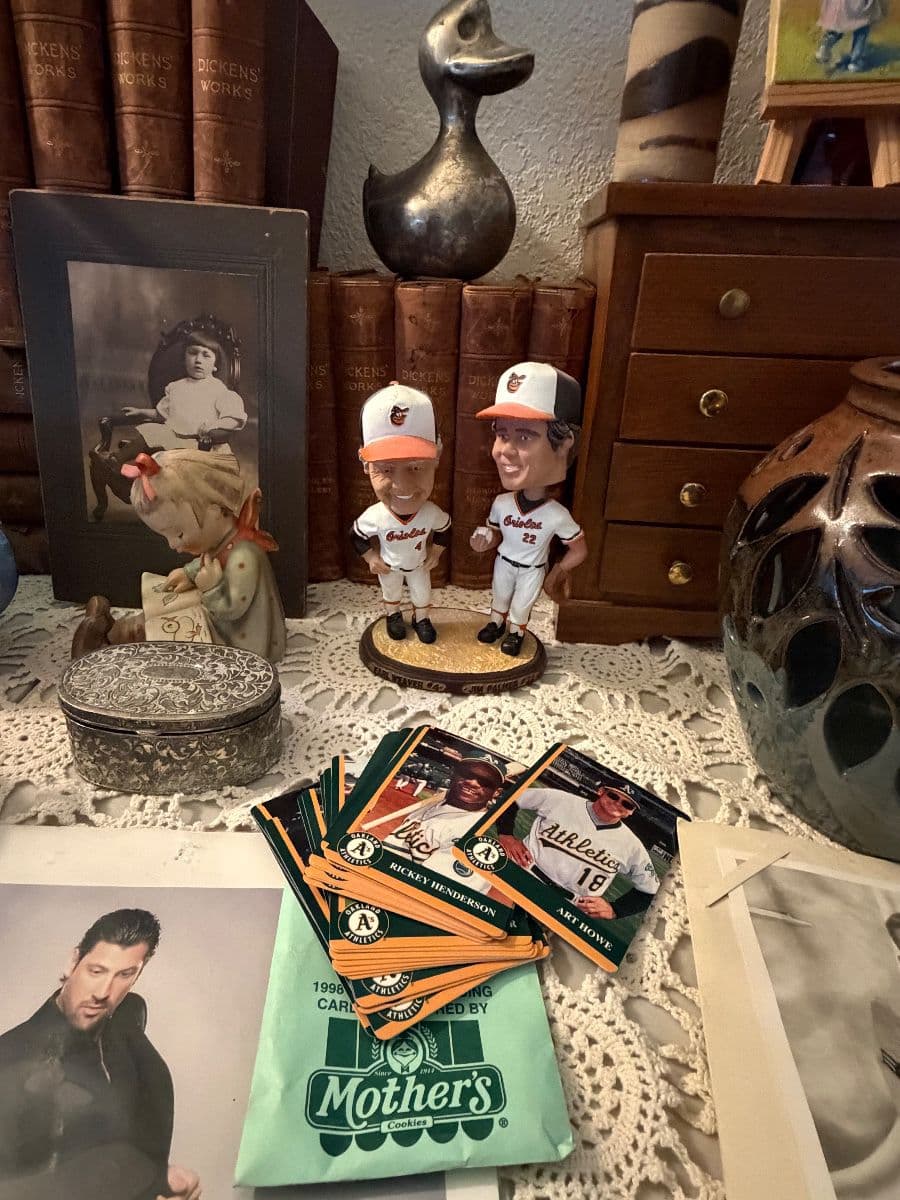 SACRAMENTO ESTATE SALE TOOLS, SIGNED BOOKS, COLLECTIBLES photo 7