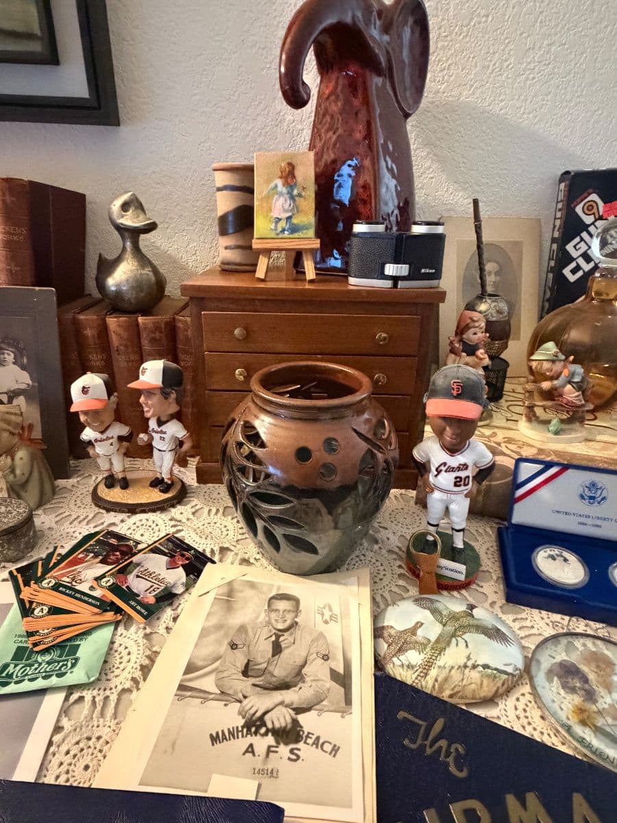 SACRAMENTO ESTATE SALE TOOLS, SIGNED BOOKS, COLLECTIBLES photo 6