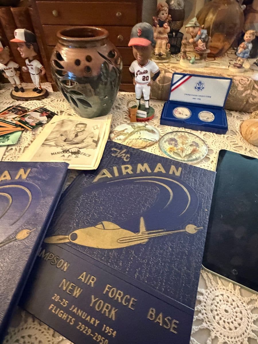 SACRAMENTO ESTATE SALE TOOLS, SIGNED BOOKS, COLLECTIBLES photo 4