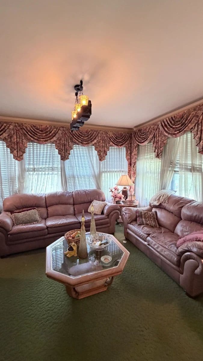 Packed Vintage West Nashville Estate Sale photo 3