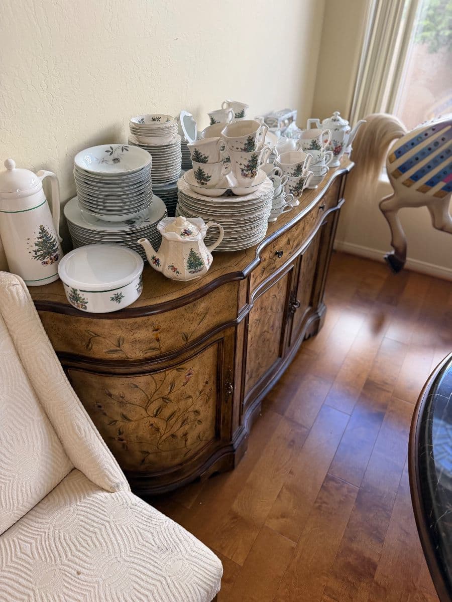 Scottsdale (StoneGate) Estate Sale Packed House. 2 days only sale photo 12