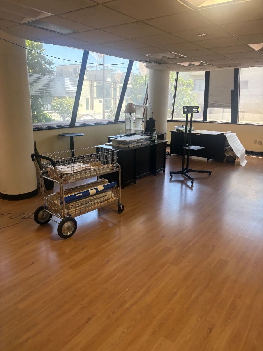 HUGE HOLLYWOOD ESTATE SALE photo 5