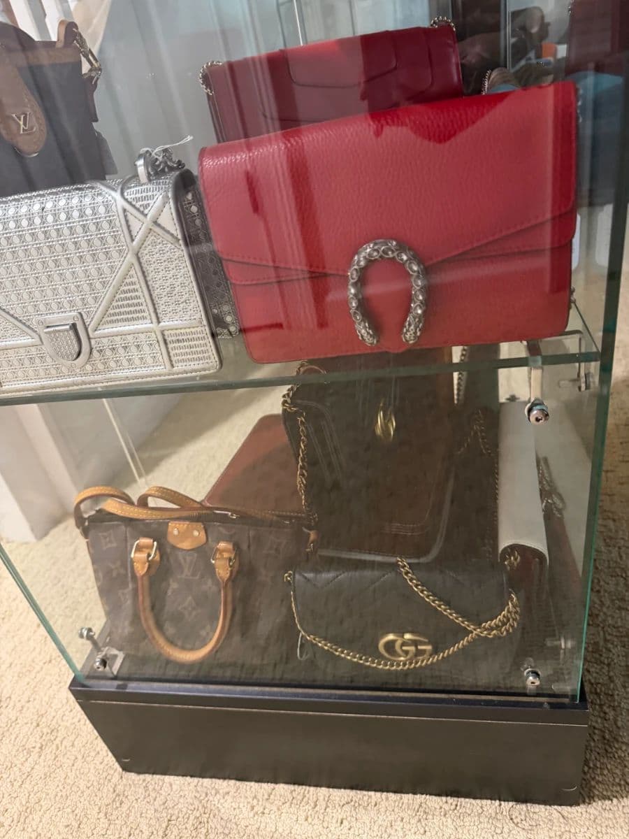Up to 40% off - Buckhead Designer Handbag, Jewelry & Home Decor Sale photo 8