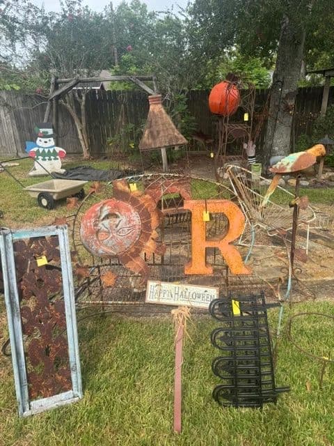 AWESOME ALVIN VINTAGE Yard Art ESTATE SALE by Get Rid of It ...Estate Services photo 3