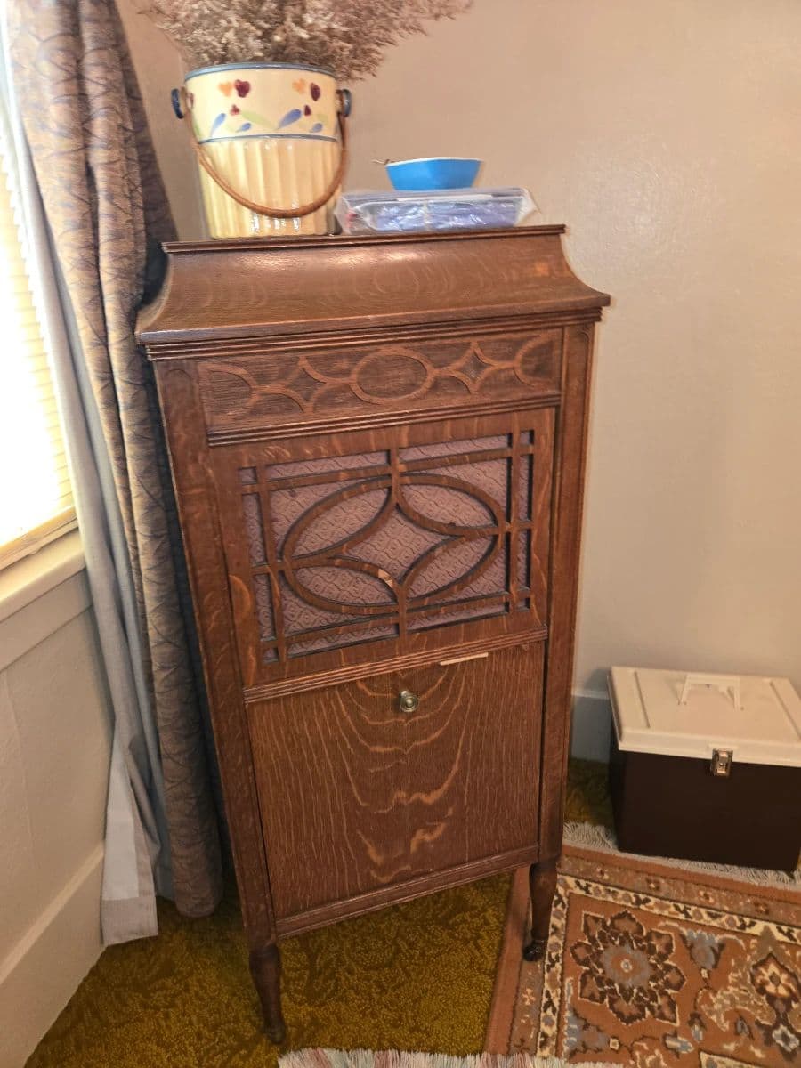 Multi-generational sale in West Seattle photo 10