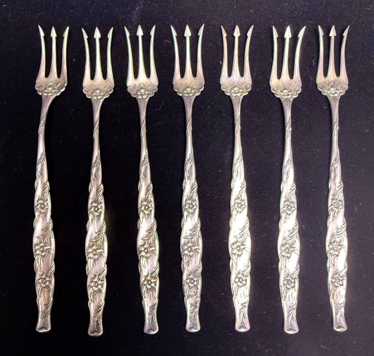 A World of Treasures: Exceptional Estate Collection photo 7