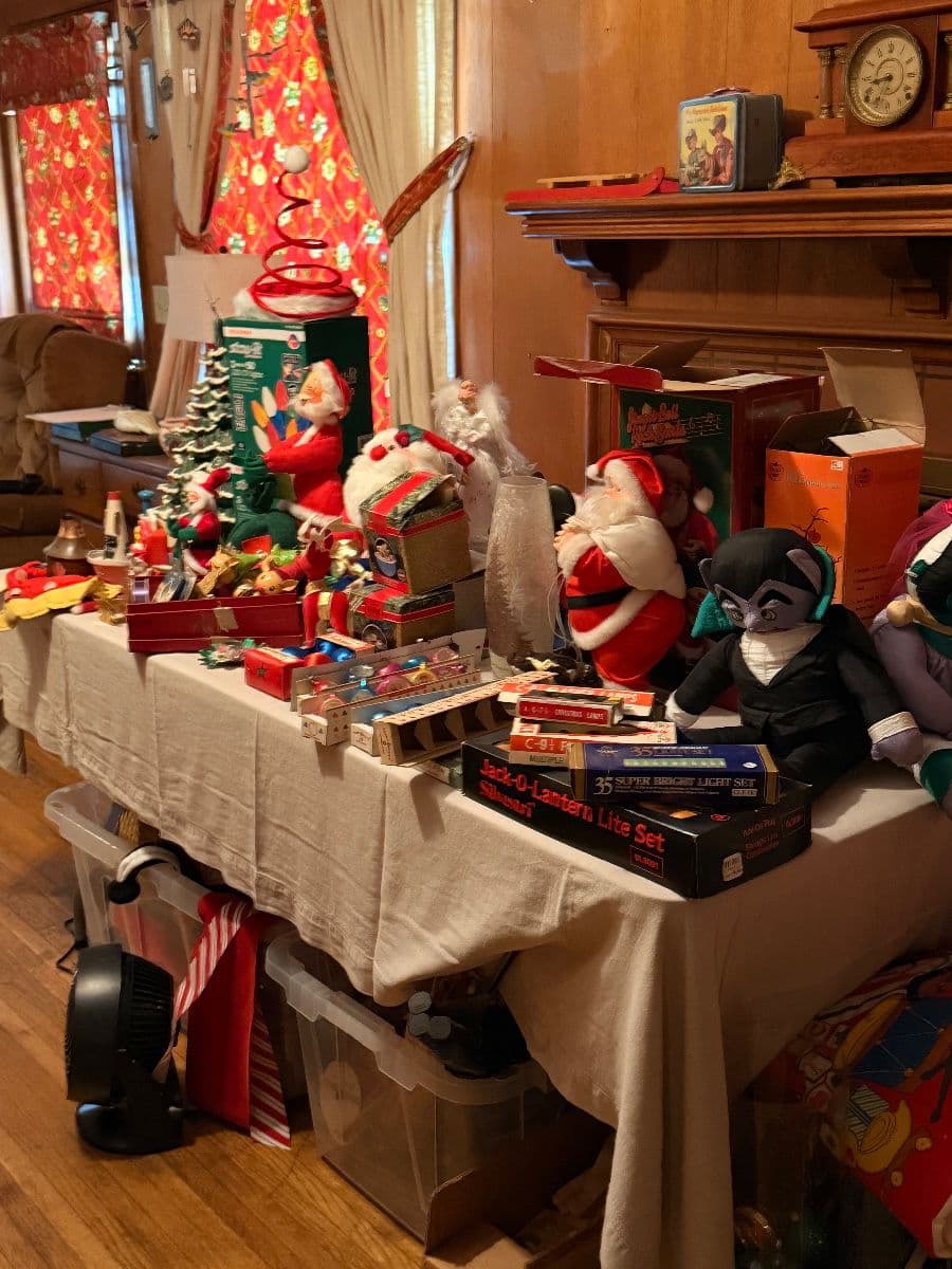 Heirlooms, Antiques, Industrial Sewing Machines and more photo 3