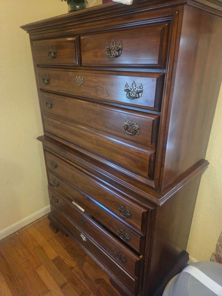 Dana Taylor and Dustyn Taylor Taylors Estate and Auction Liquidation Service photo 8