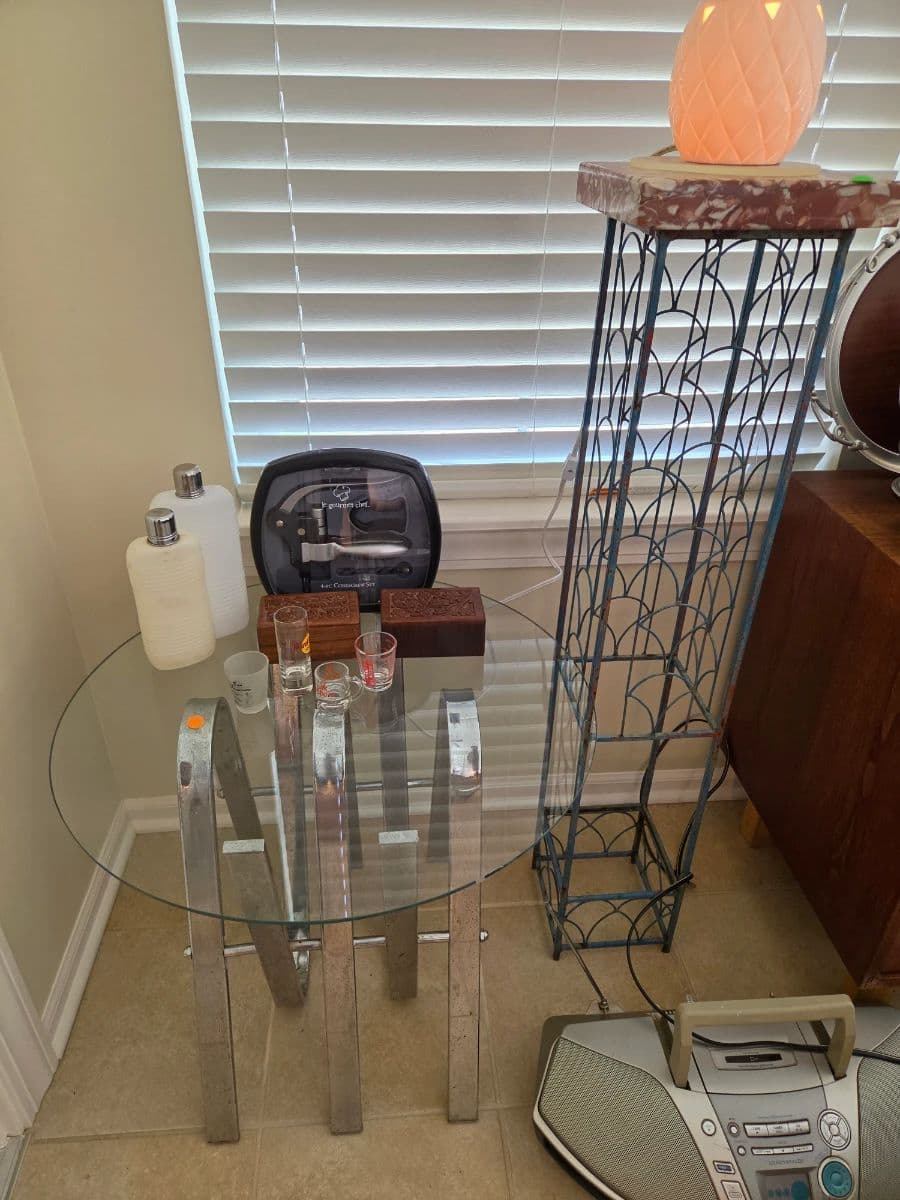 FUN AND ECLECTIC SOUTH KANSAS CITY SALE photo 10