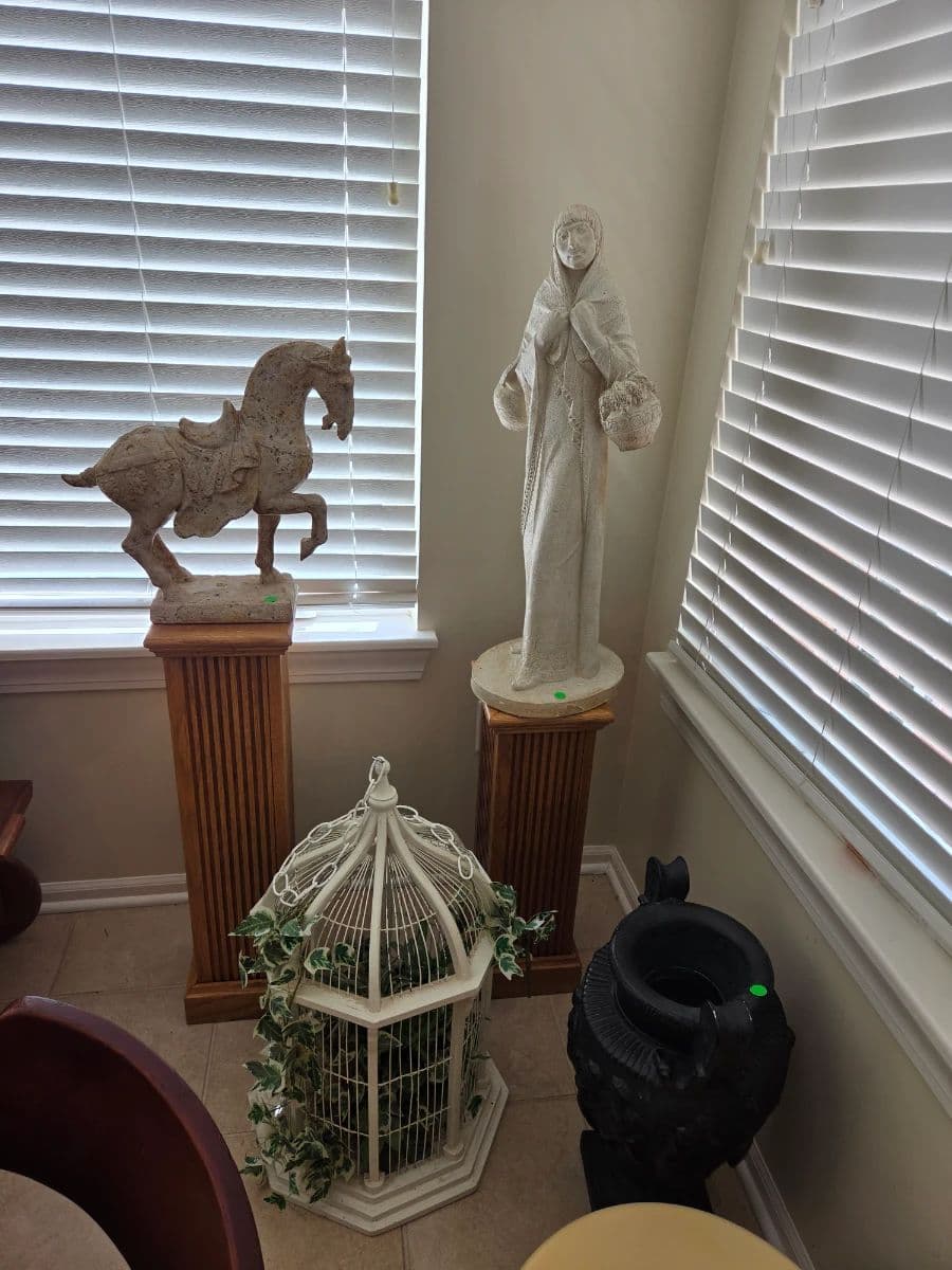 FUN AND ECLECTIC SOUTH KANSAS CITY SALE photo 9