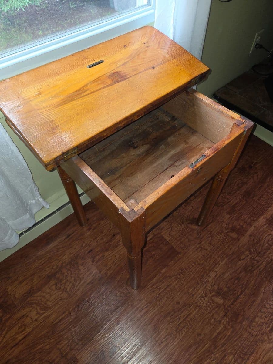 Gansevoort Estate Sale photo 11