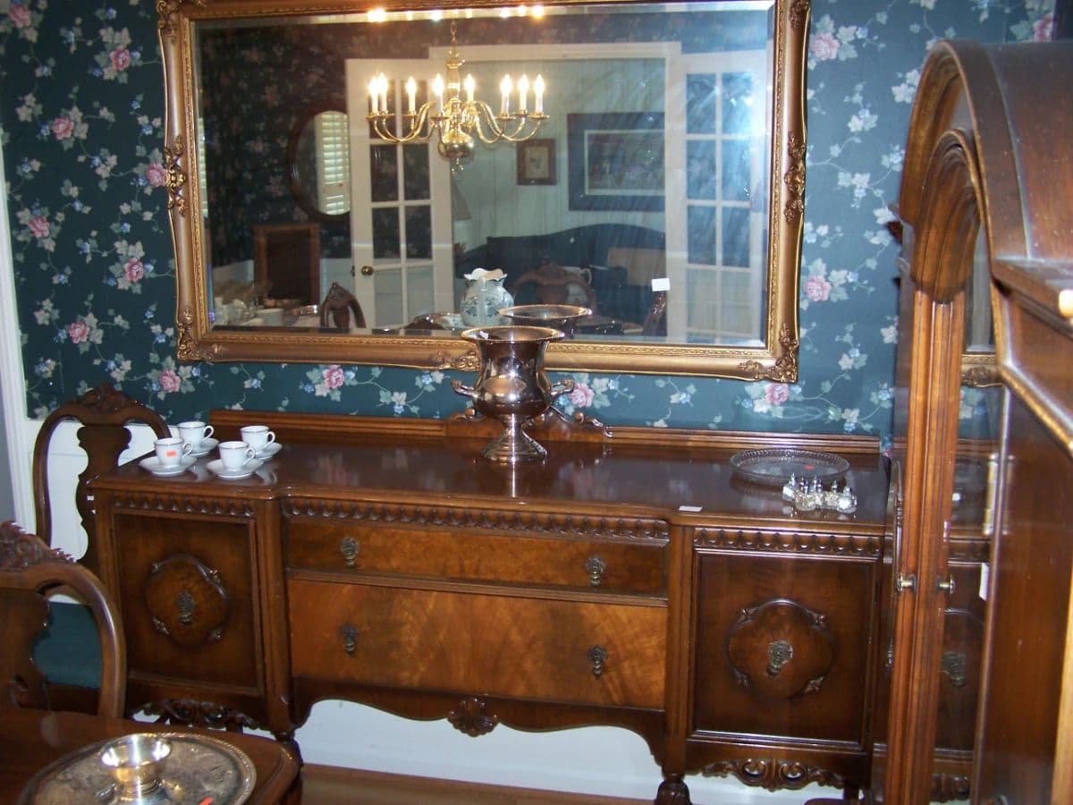 RIVER ROAD CLOSING HOME photo 3