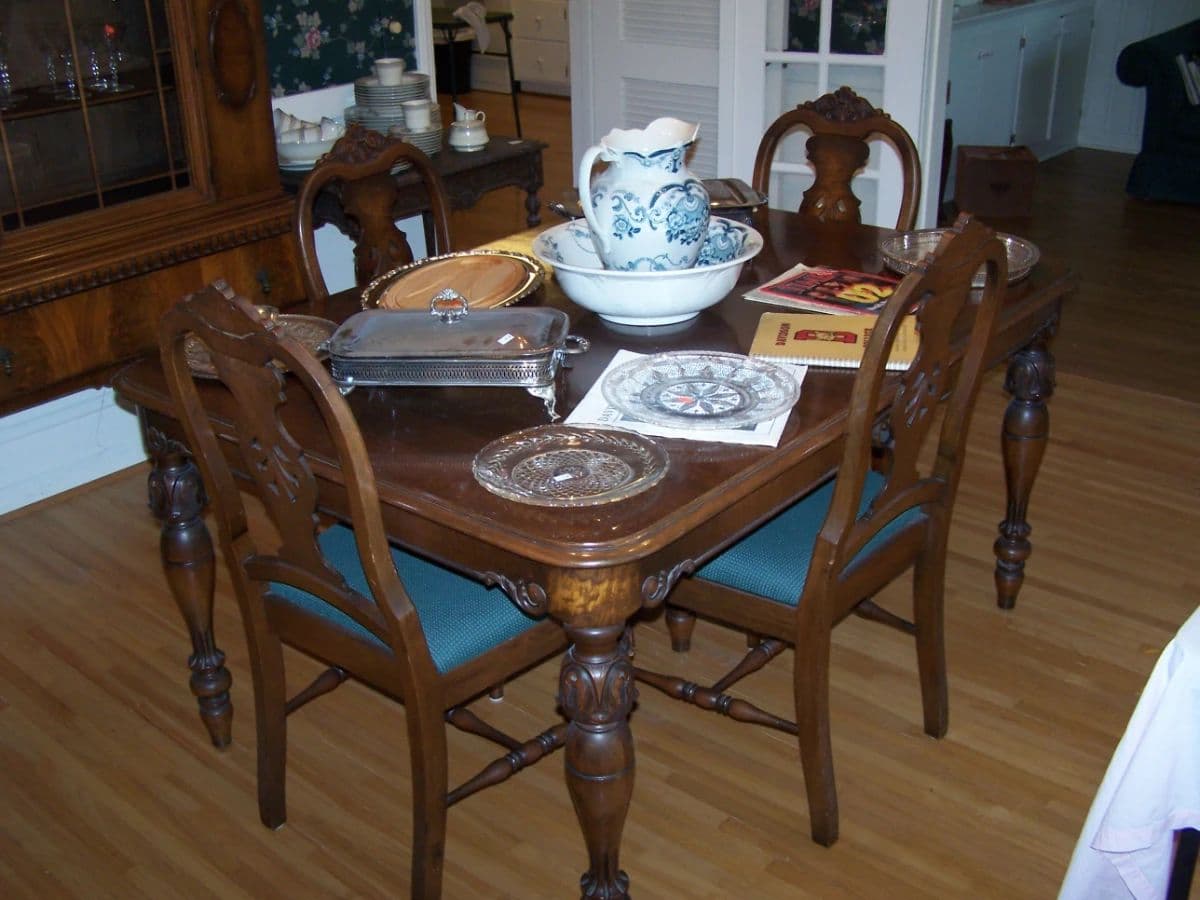 RIVER ROAD CLOSING HOME photo 1