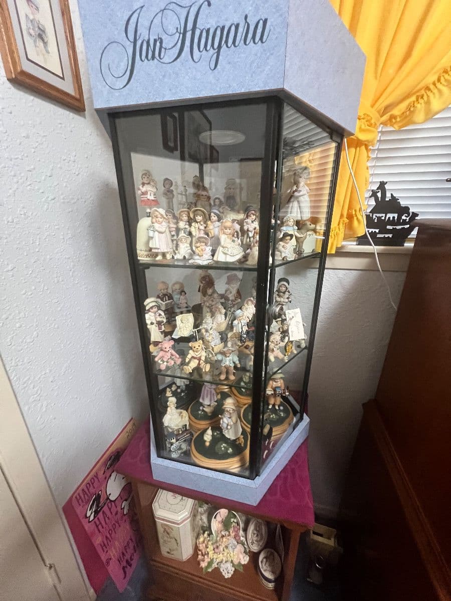 ONE DAY ONLY CHRISTMAS/COSTUME JEWELRY/DOLL SALE photo 11