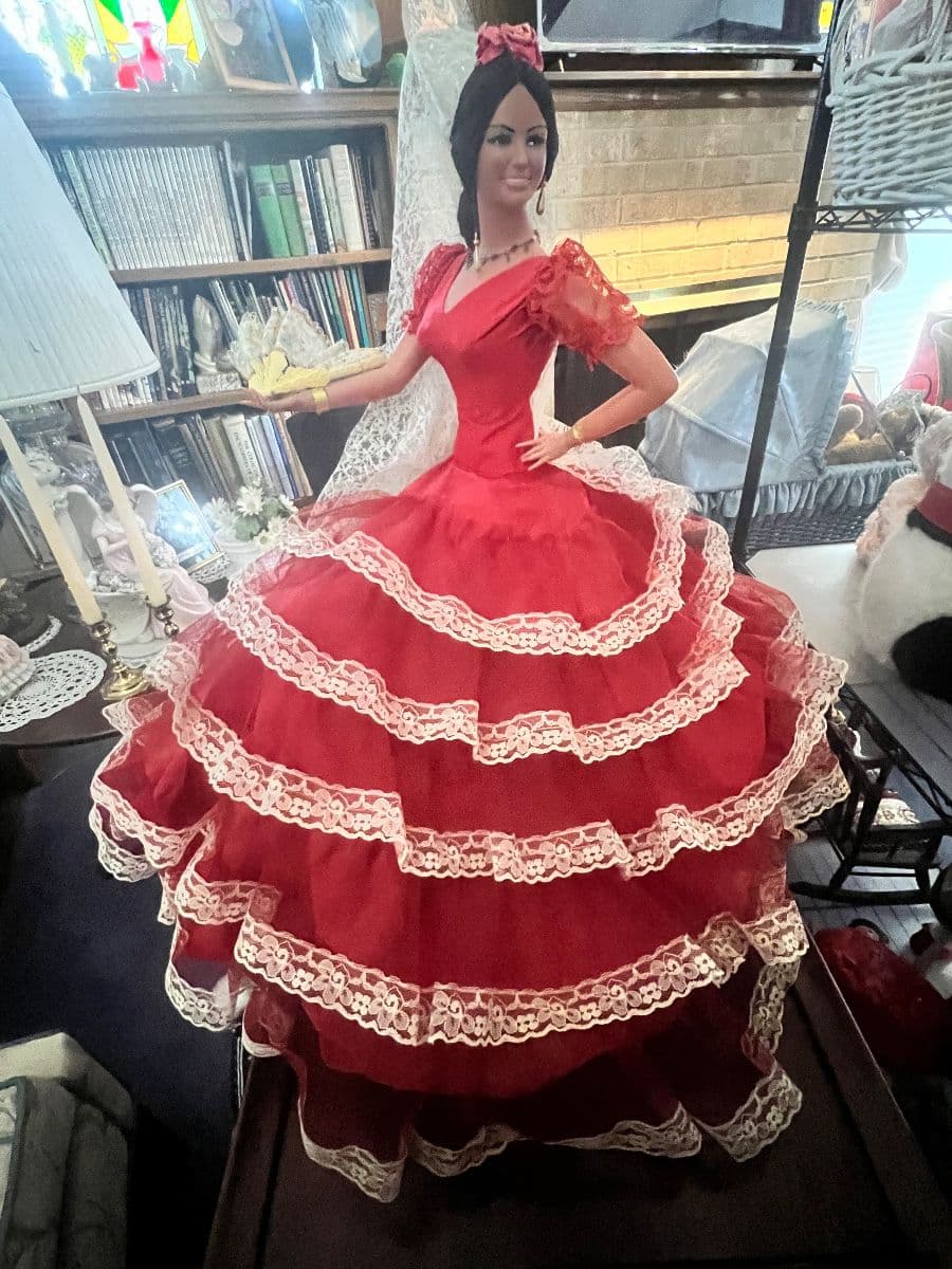 ONE DAY ONLY CHRISTMAS/COSTUME JEWELRY/DOLL SALE photo 3