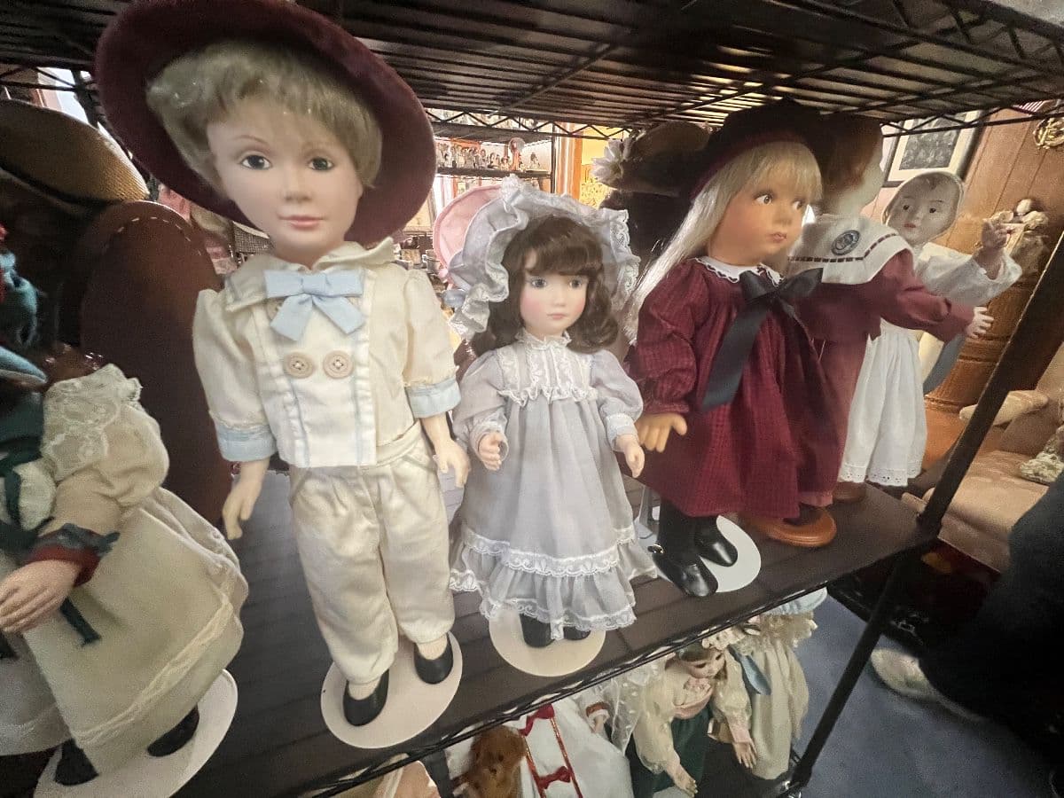 ONE DAY ONLY CHRISTMAS/COSTUME JEWELRY/DOLL SALE photo 4