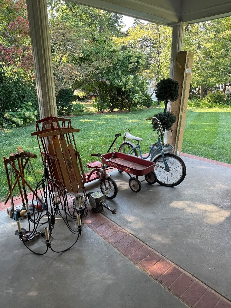 Packed Webster Groves Estate Sale – Antiques, Lionel Trains, Vintage Clothing & Collectibles photo 11