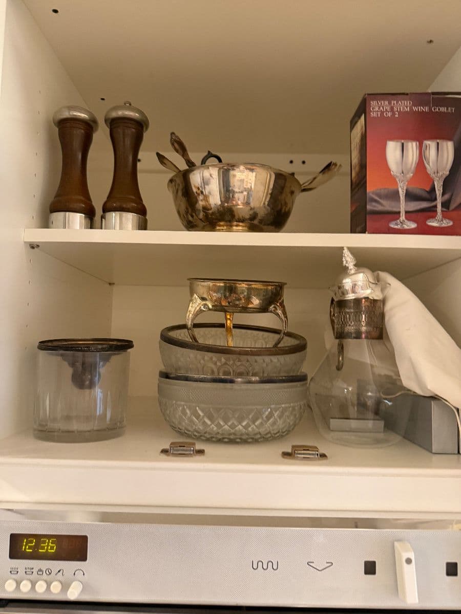 Packed Webster Groves Estate Sale – Antiques, Lionel Trains, Vintage Clothing & Collectibles photo 10