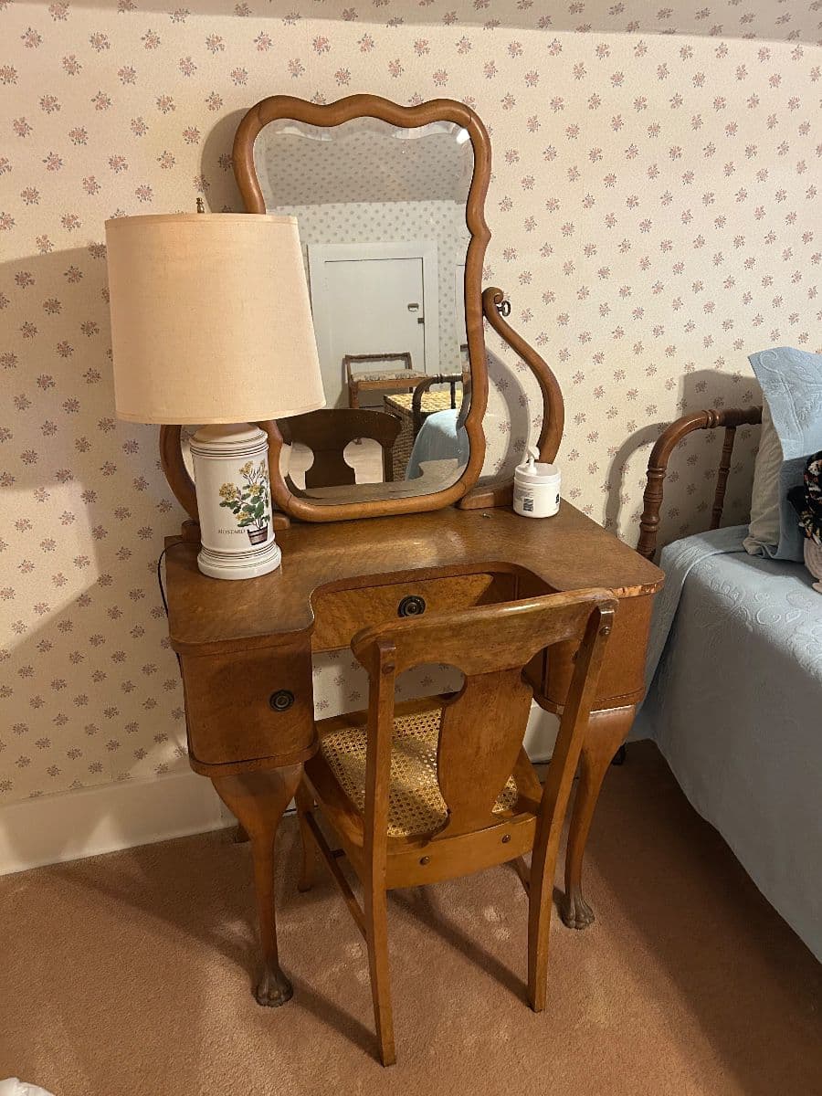 Franklin Clovercroft Estate Sale photo 8
