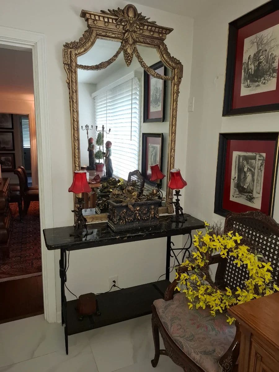 Antiques and Uniques in North Kansas City! photo 2