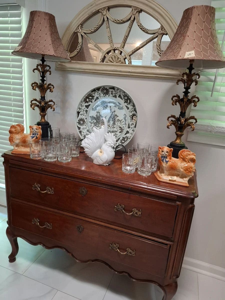Antiques and Uniques in North Kansas City! photo 4