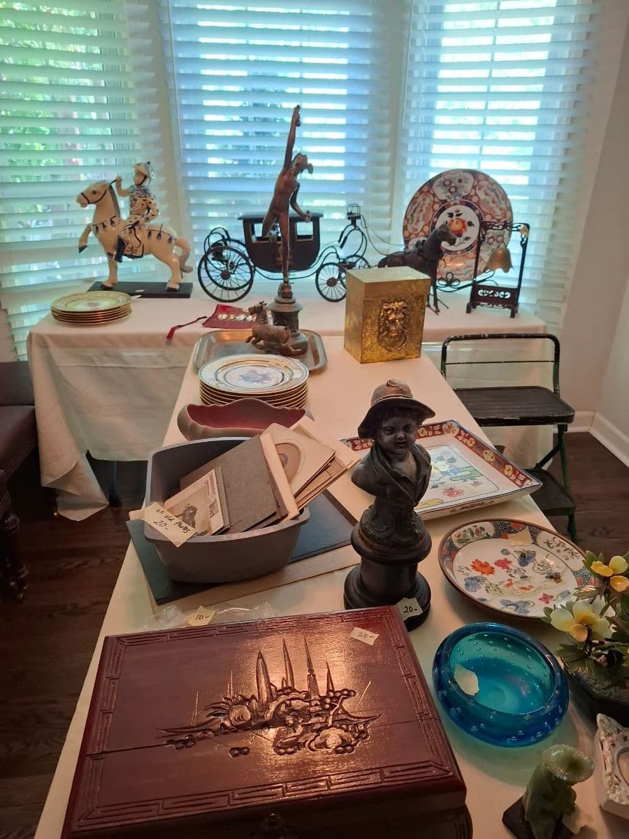 Antiques and Uniques in North Kansas City! photo 8