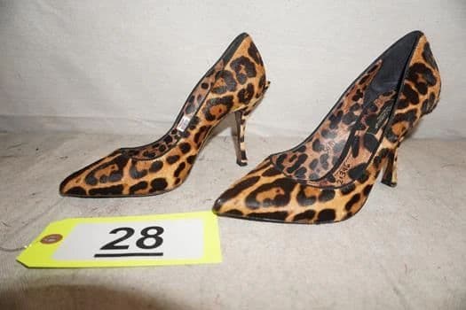 High End Wardrobe And Accessories From Major Motion Pictures Studios September 17th photo 8