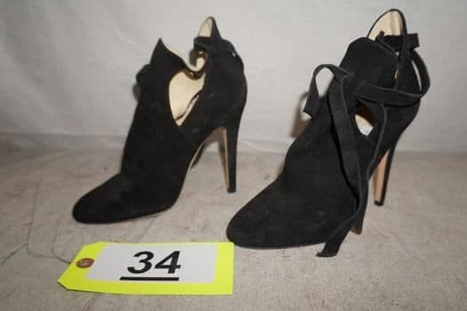 High End Wardrobe And Accessories From Major Motion Pictures Studios September 17th photo 3