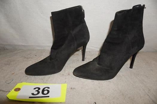 High End Wardrobe And Accessories From Major Motion Pictures Studios September 17th photo 2