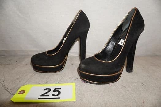 High End Wardrobe And Accessories From Major Motion Pictures Studios September 17th photo 11