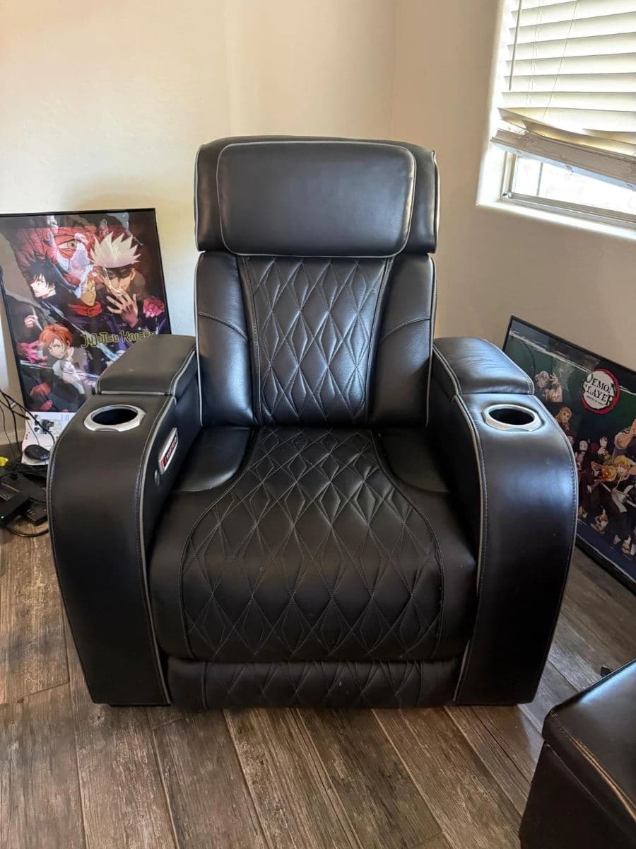 Scottsdale-Quality Furniture in N. Phoenix — Leather, Designer Pieces, Appliances & Electronics photo 6