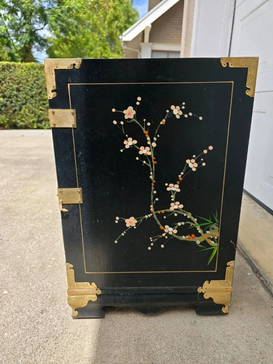 True Heritage Vintage Décor & Unique Furnishings Pop-Up Sale – By Appointment Only photo 8