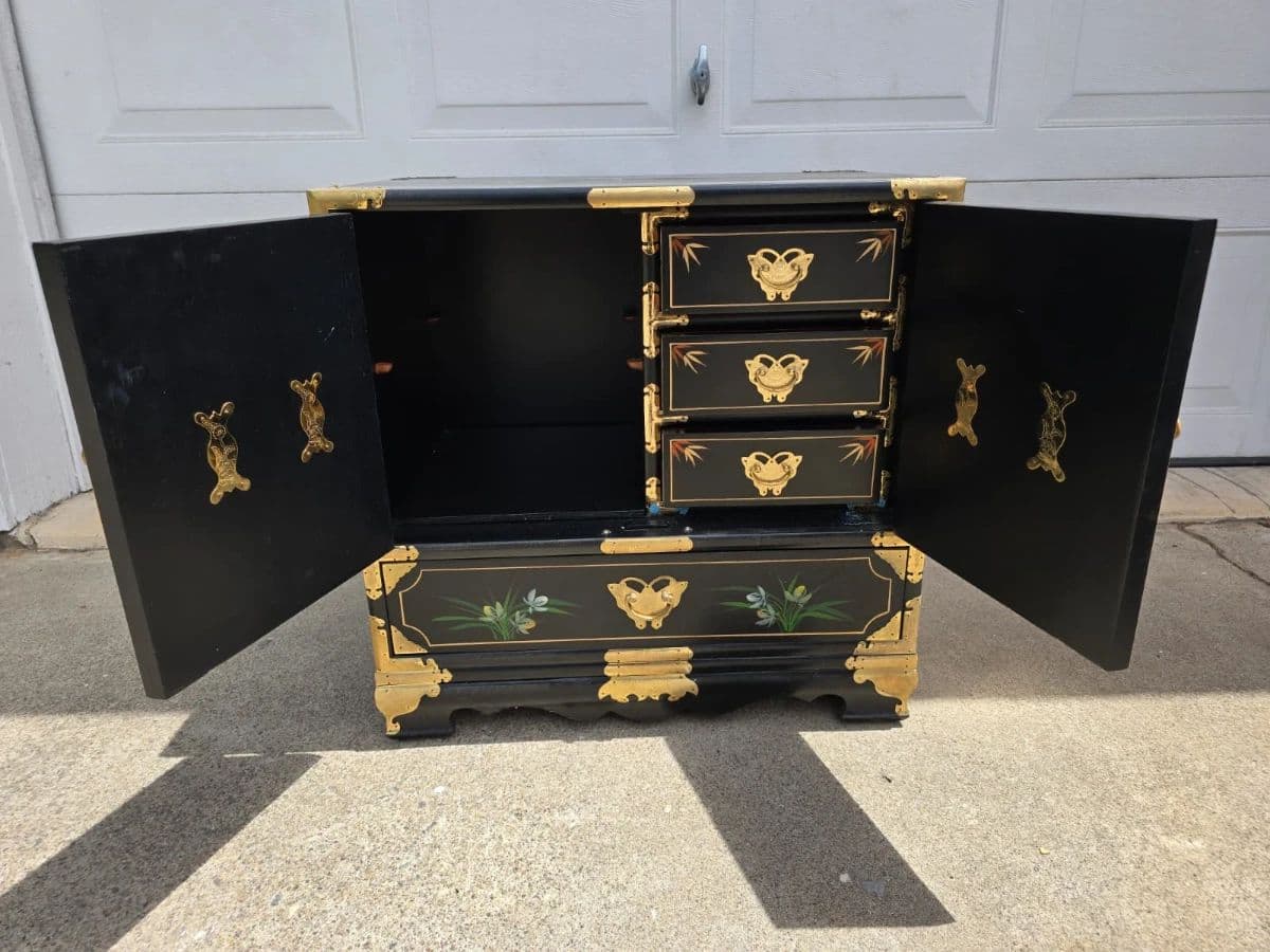 True Heritage Vintage Décor & Unique Furnishings Pop-Up Sale – By Appointment Only photo 2