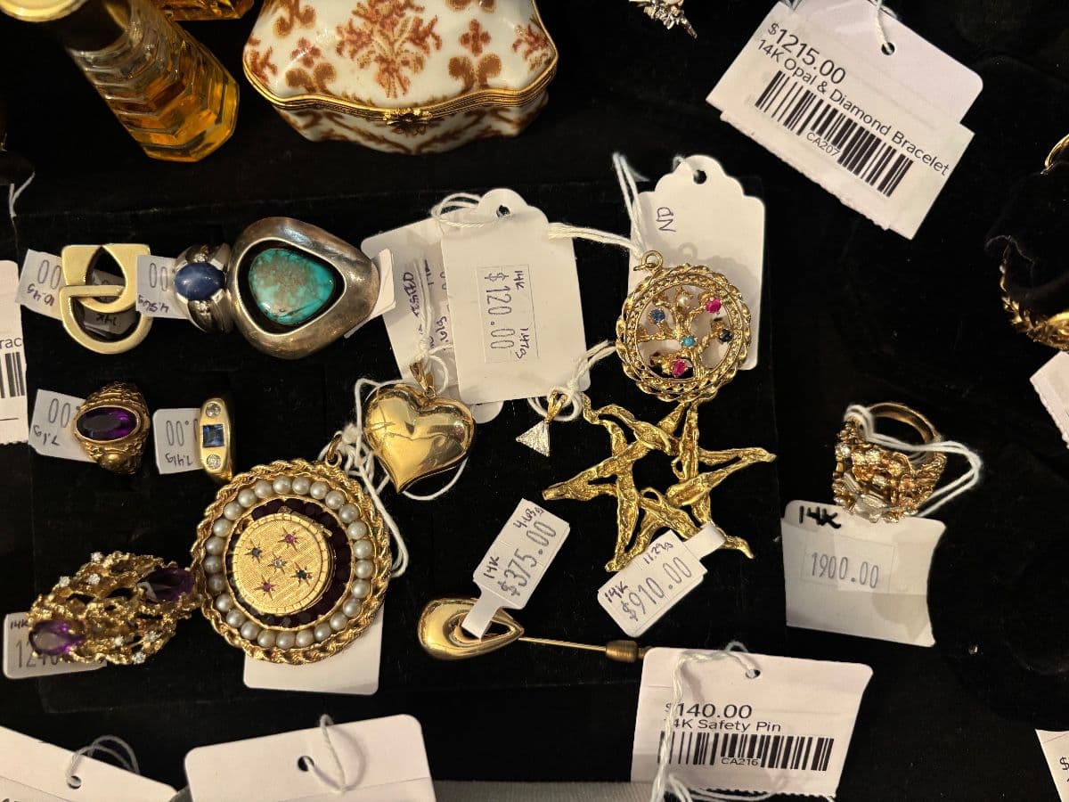 Poof! Art, MCM Home Decor, Lipstick Mirror and More Farmington Hills Estate Sale photo 12
