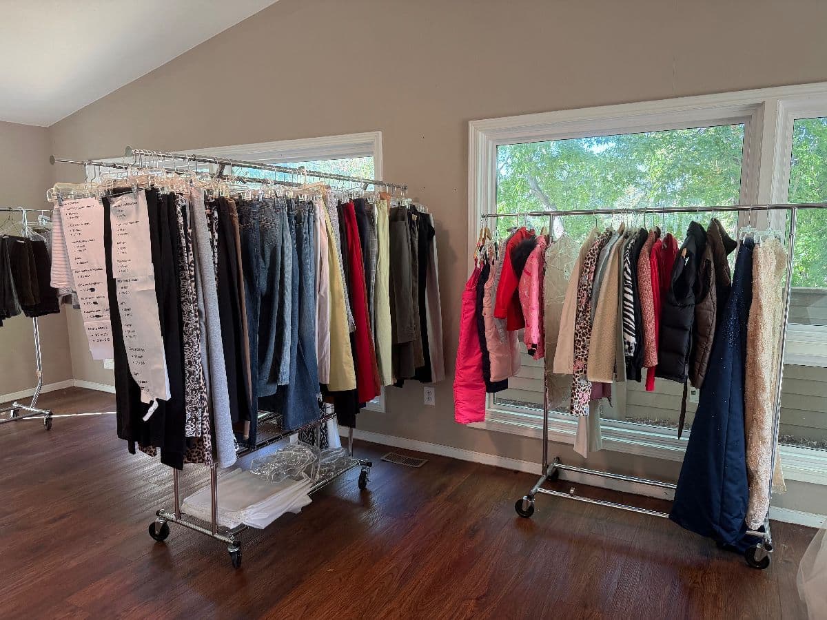 HUGE Moving Sale – Clothing, Shoes, Vintage, Barware, Décor, Holiday, Furniture & More! photo 12