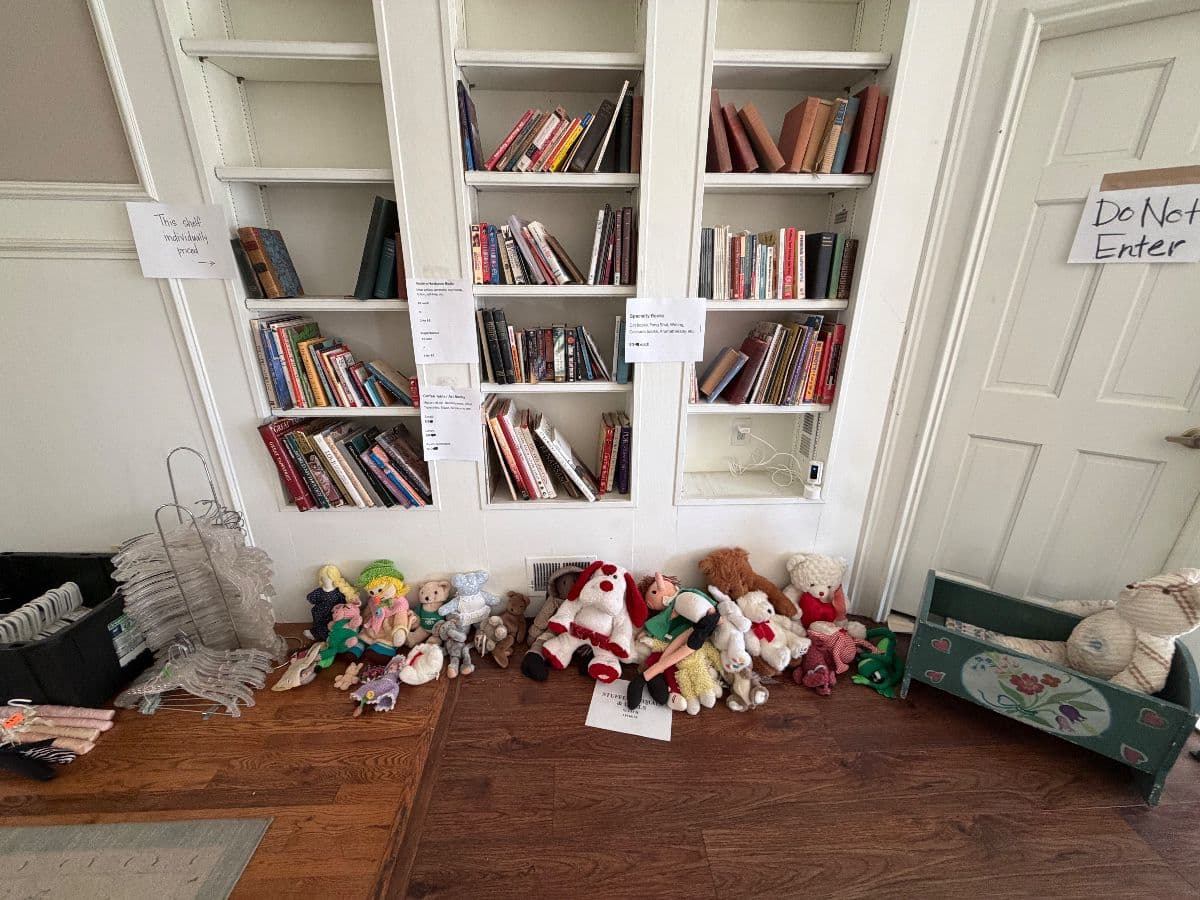 HUGE Moving Sale – Clothing, Shoes, Vintage, Barware, Décor, Holiday, Furniture & More! photo 11
