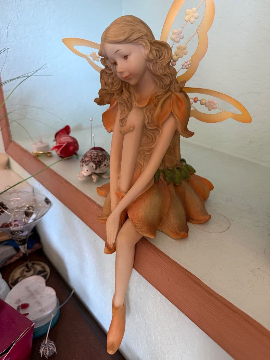 Sat 13 second Day 50% off. Memories & Miniature Masterpieces; Relocate Solutions Estate Sales photo 3