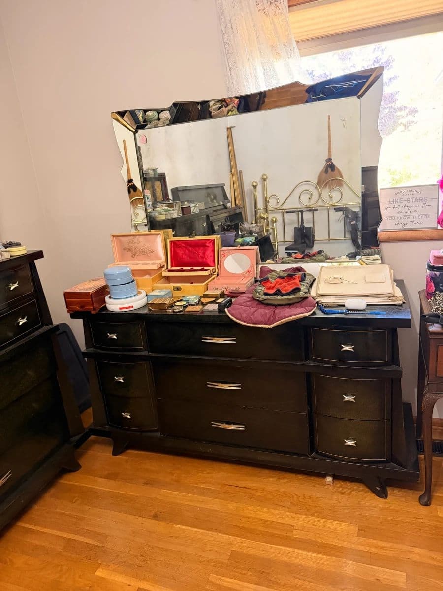 Trinkets, Furniture, Marilyn Monroe Estate Sale photo 4