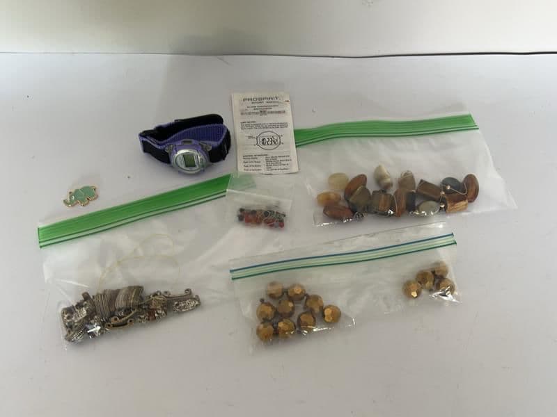 Plymouth Estates Eclectic Mix Old to New Jewelry, Home Decor, Vintage & More photo 4