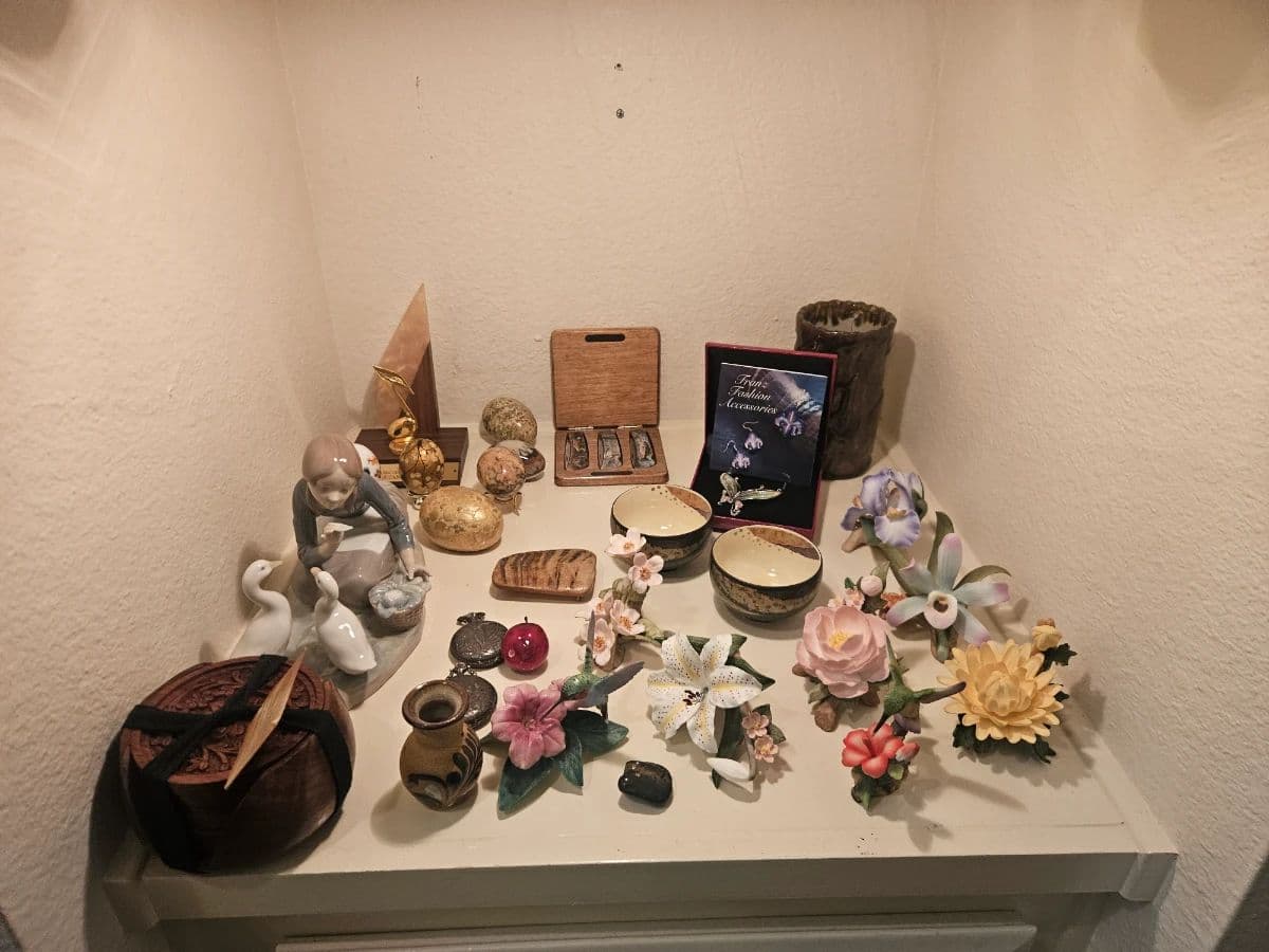 Super Clean and full of assorted finds !Hosted by DJ and Team photo 1