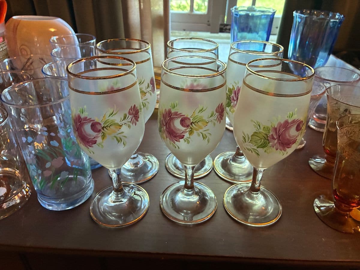 Cashless Vintage Treasure Sale! 75% Off Saturday Only photo 1