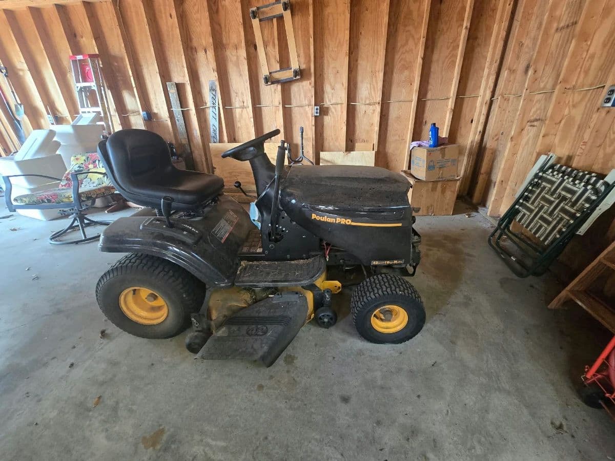 PUBLIC AUCTION photo 3