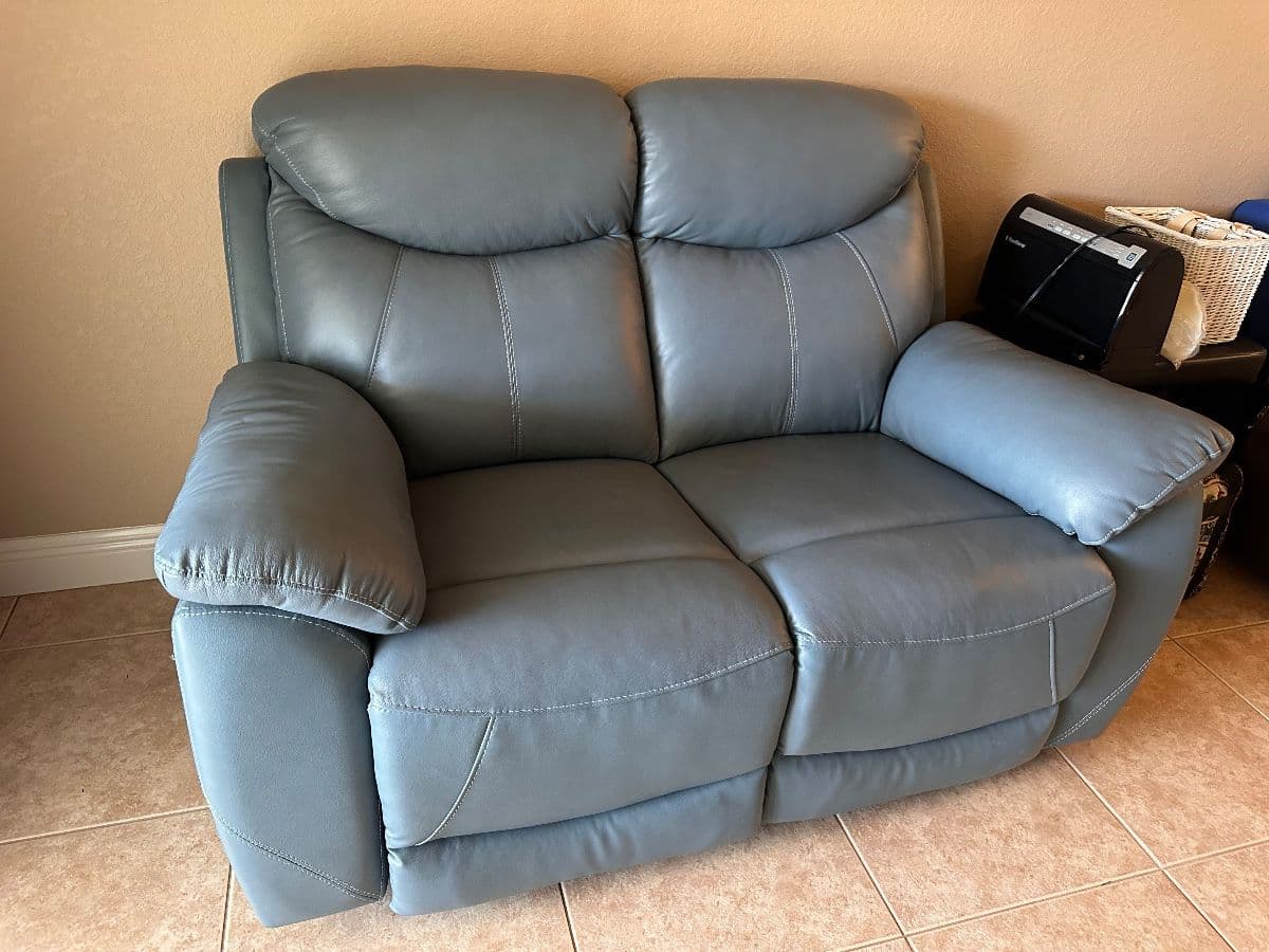 Cape Coral, Estate sale hosted by House Of Consignment photo 8