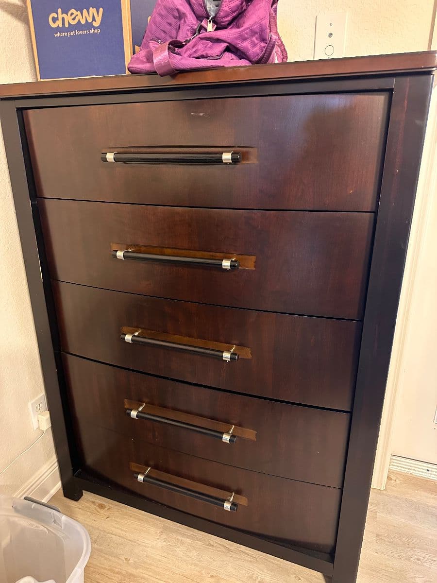 Cape Coral, Estate sale hosted by House Of Consignment photo 11
