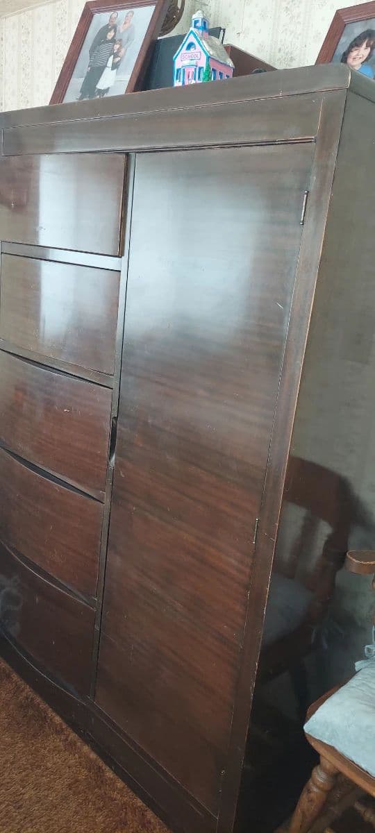 Furniture and Crystal photo 6