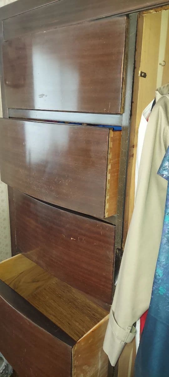 Furniture and Crystal photo 2